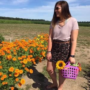 Meet your Posher, Caitlyn